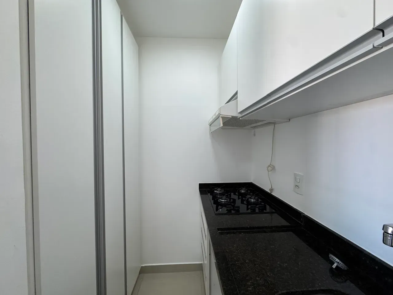 Apartamento 1 dormitório sem vaga com cozinha integrada — photo 2