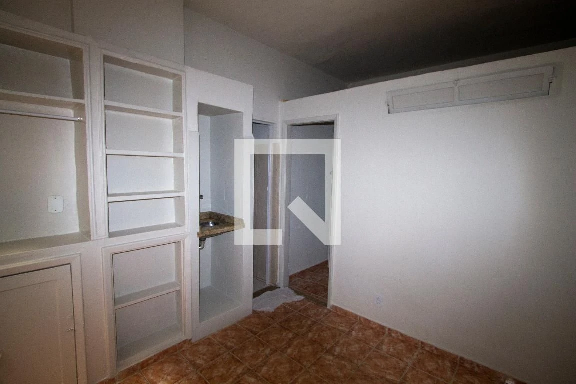 Unfurnished studio with 1 bedroom and 1 bathroom — photo 5