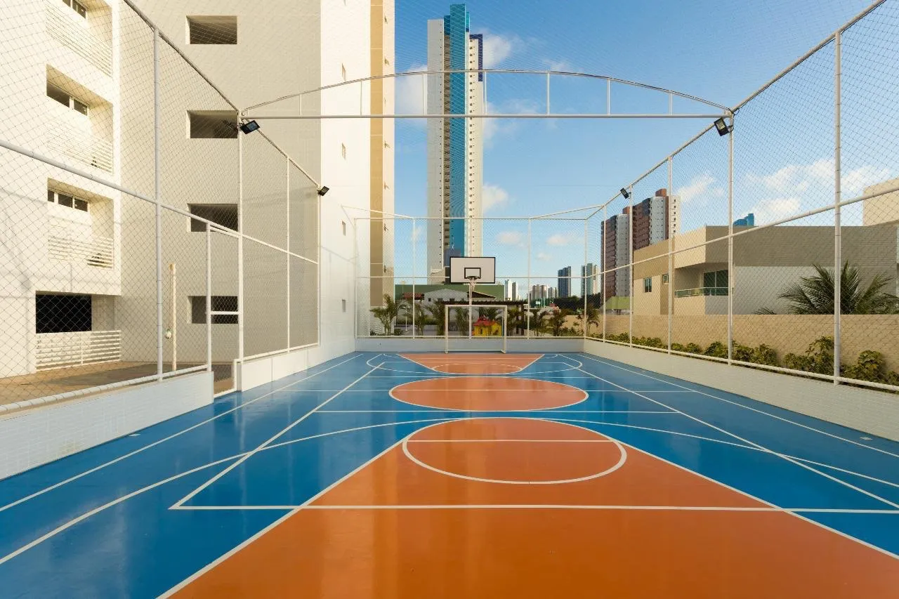 3-bedroom apartment in a building with a gym — photo 13