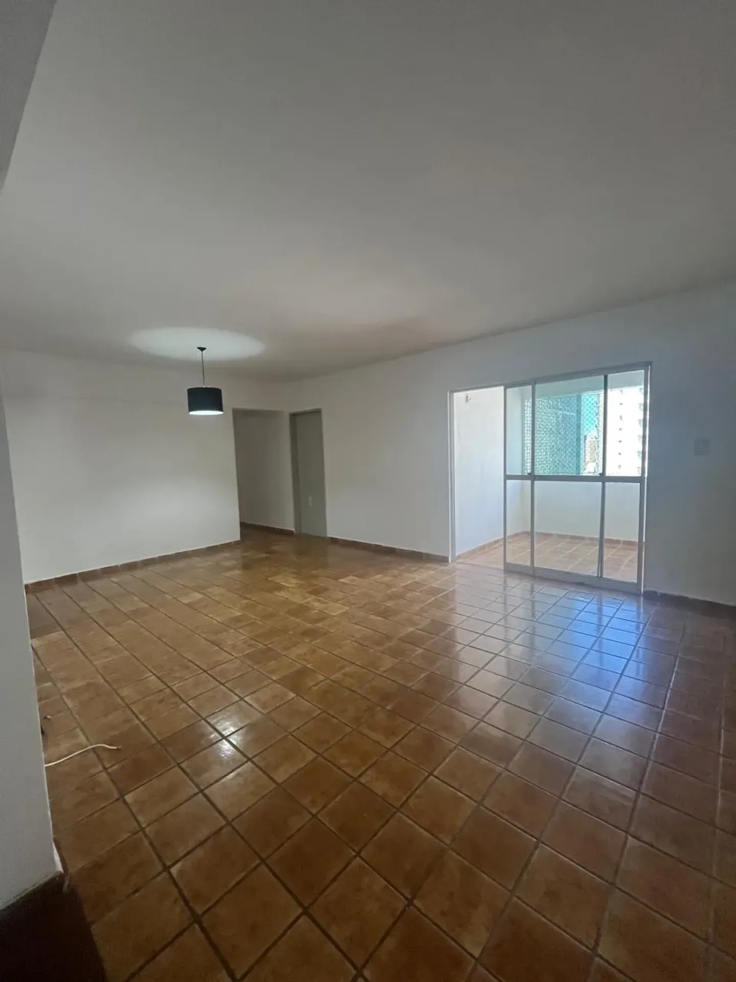 125 m² apartment with 3 bedrooms and 3 bathrooms — photo 5