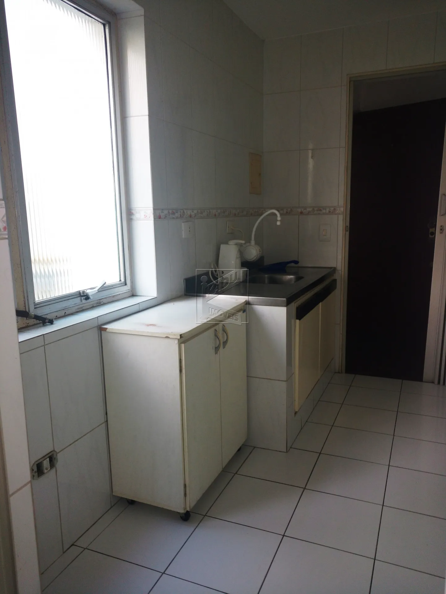 3-bedroom apartment with wood or laminate floors in Curitiba