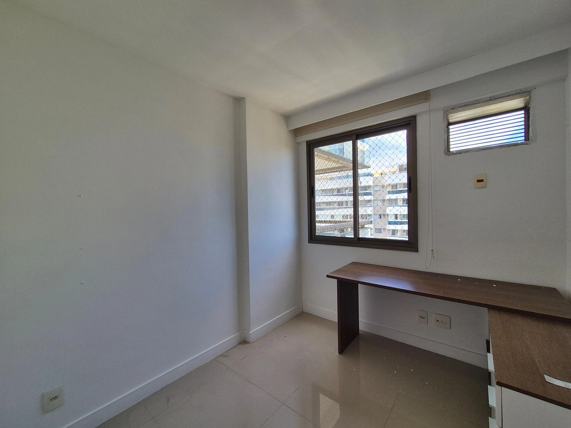 3-bedroom apartment with balcony and open-plan kitchen — photo 9