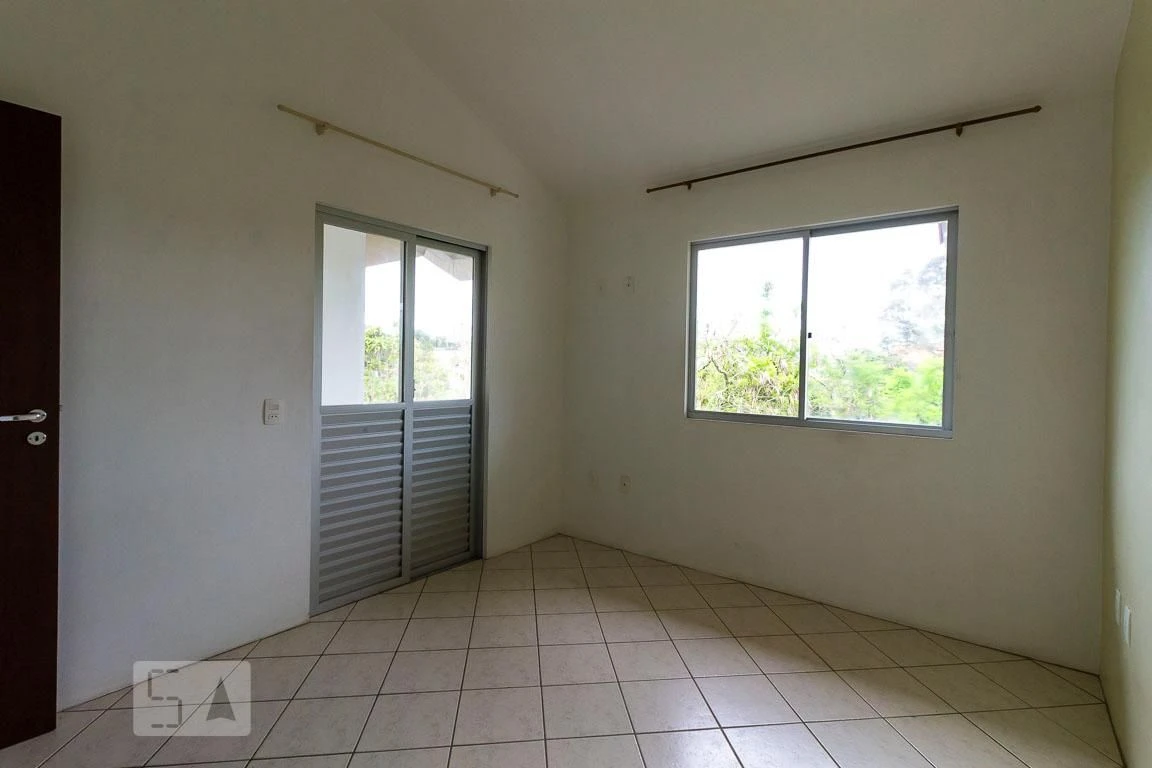 One-bedroom house with a garden in Florianópolis — photo 17
