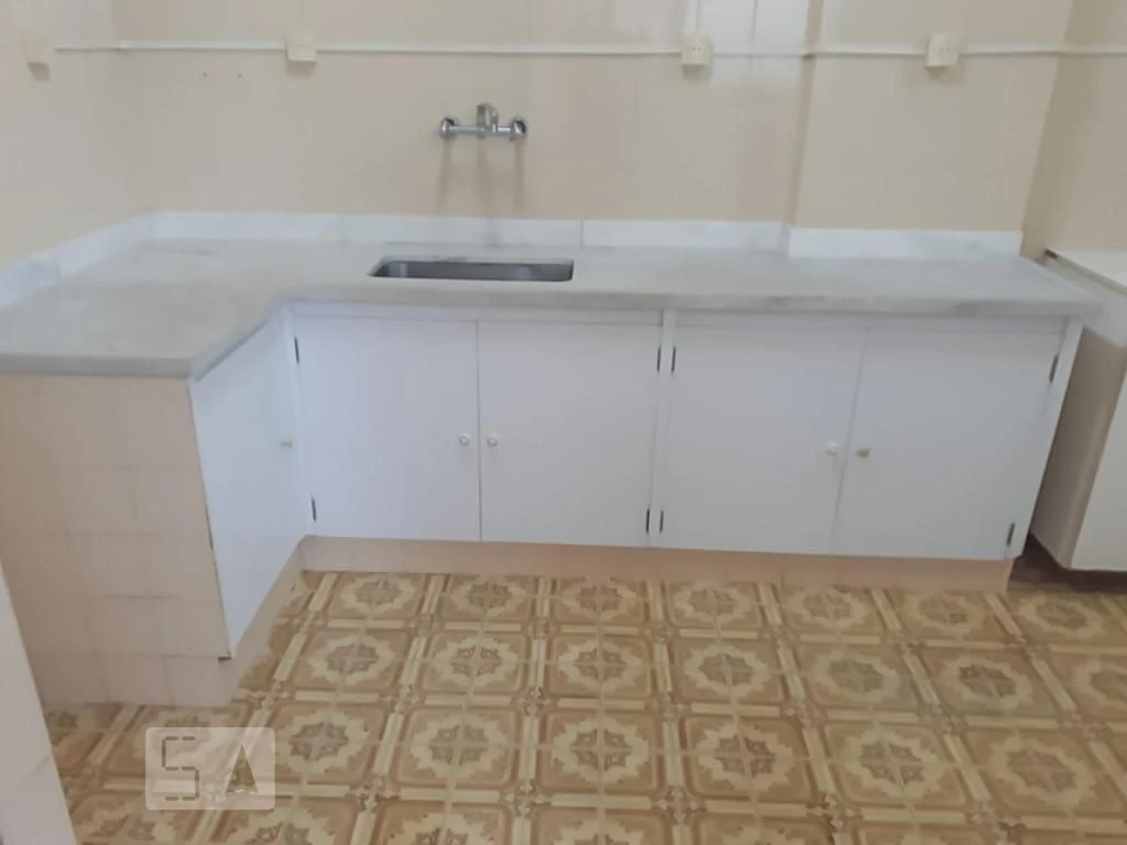 Apartment, 120 m², with wood or laminate floors — photo 2
