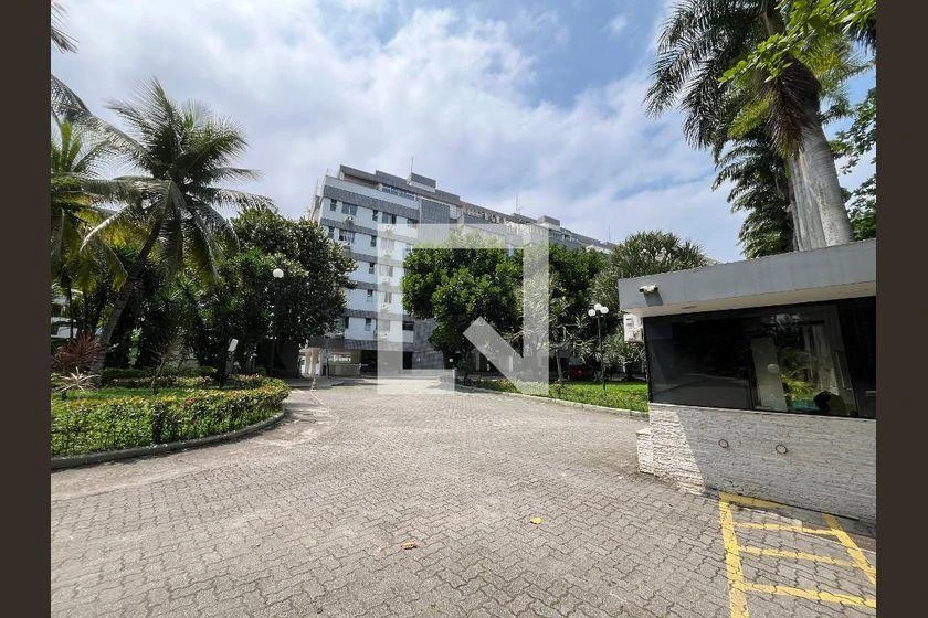 Furnished apartment, 86 m², with a glass-enclosed balcony — photo 25