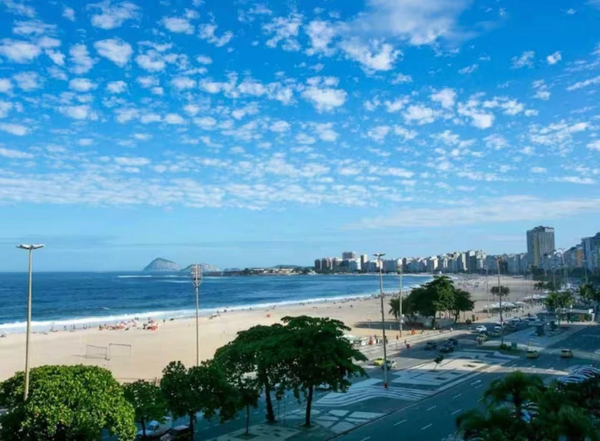 Furnished apartment, 180 m², with a water view — photo 18