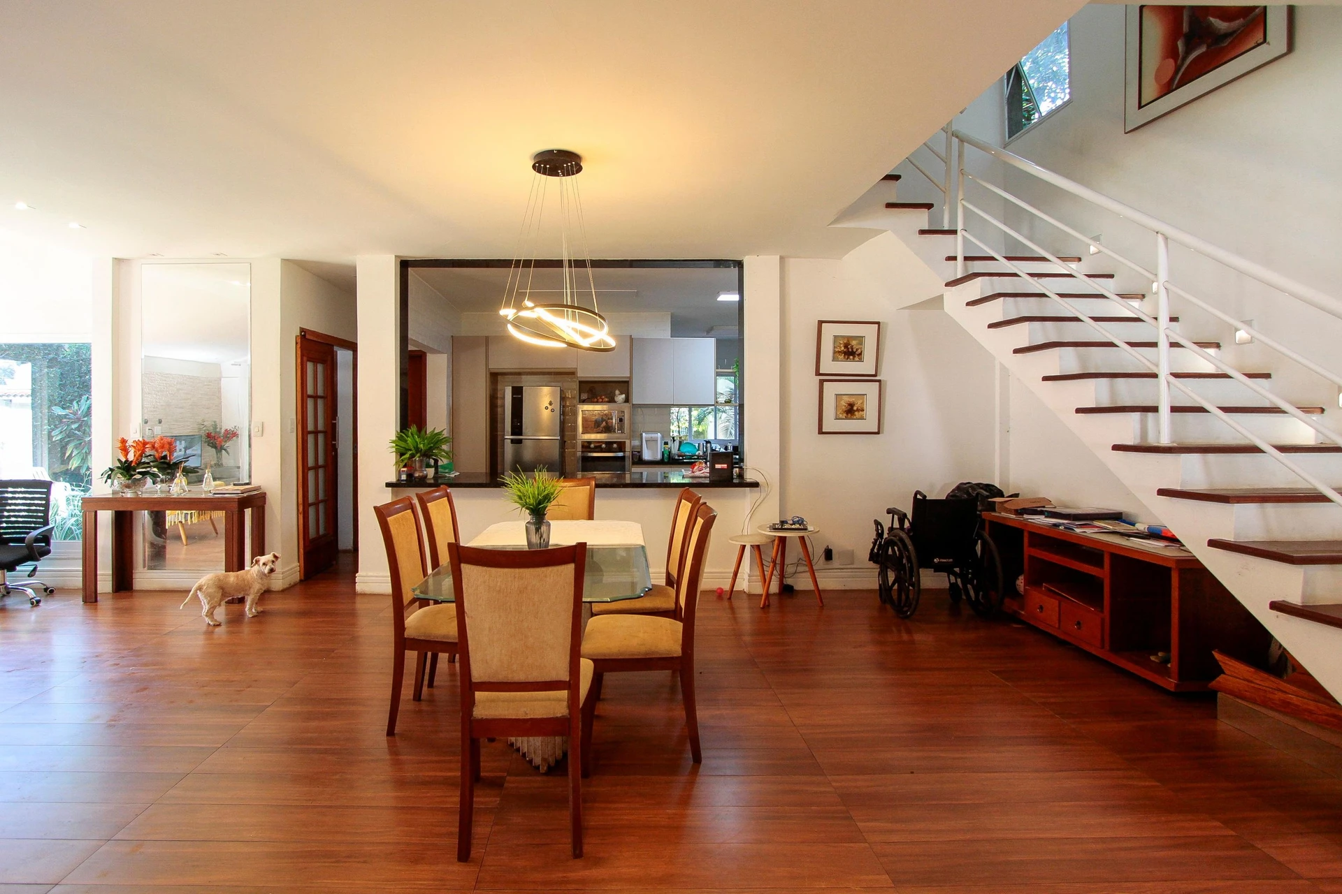 Furnished house with 4 bedrooms and open-plan kitchen — photo 19