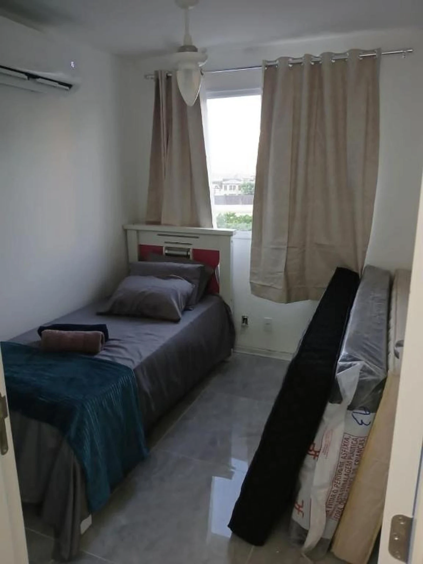 2-bedroom apartment with balcony and laundry area — photo 24
