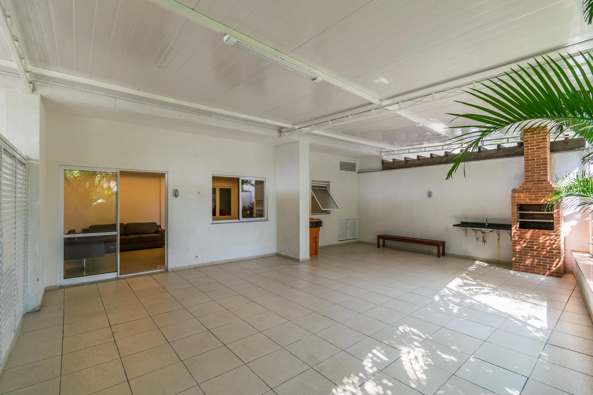 Furnished 3-bedroom apartment with 1 en-suite and balcony — photo 15
