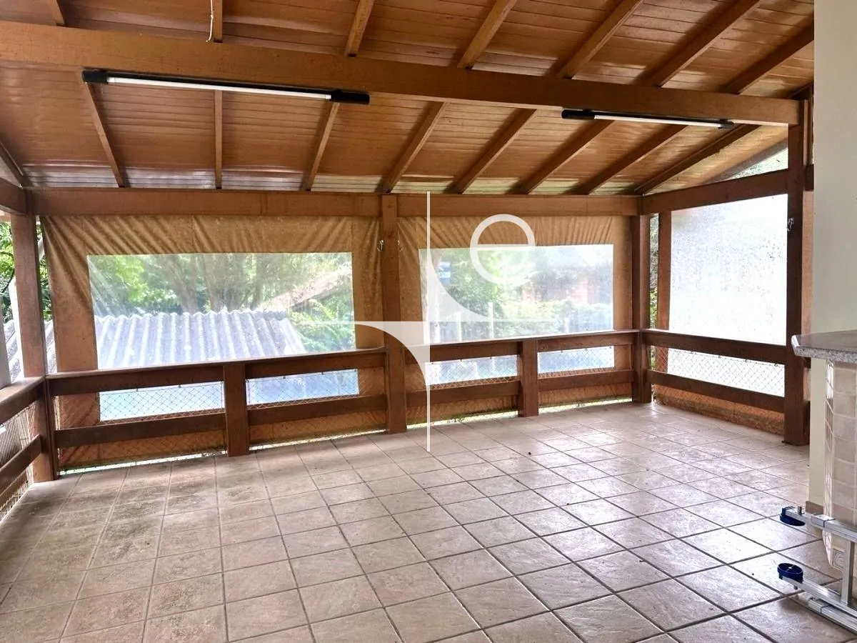 House with 3 bedrooms and 5 bathrooms, 481 m² — photo 9