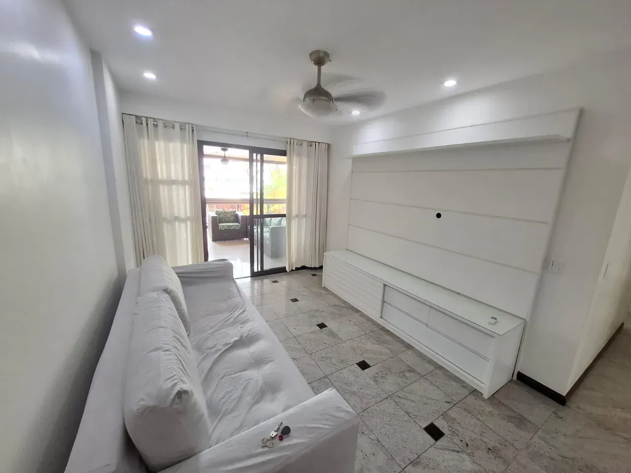 Glass-enclosed balcony in a 2-bedroom apartment, 107 m² — photo 12