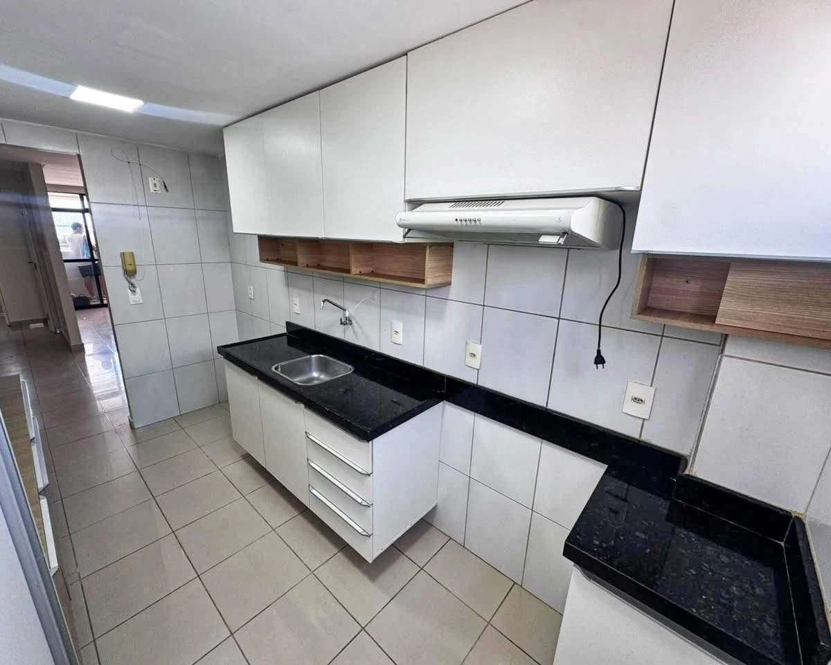3-bedroom apartment with a water view — photo 5