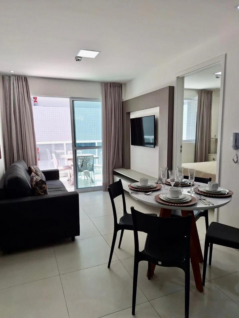 Мебльована квартира з 2 спальнями і 58 м²