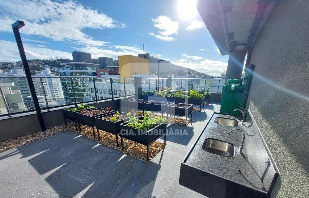 Floor-to-ceiling windows in a one-bedroom apartment, 32 m² — photo 30