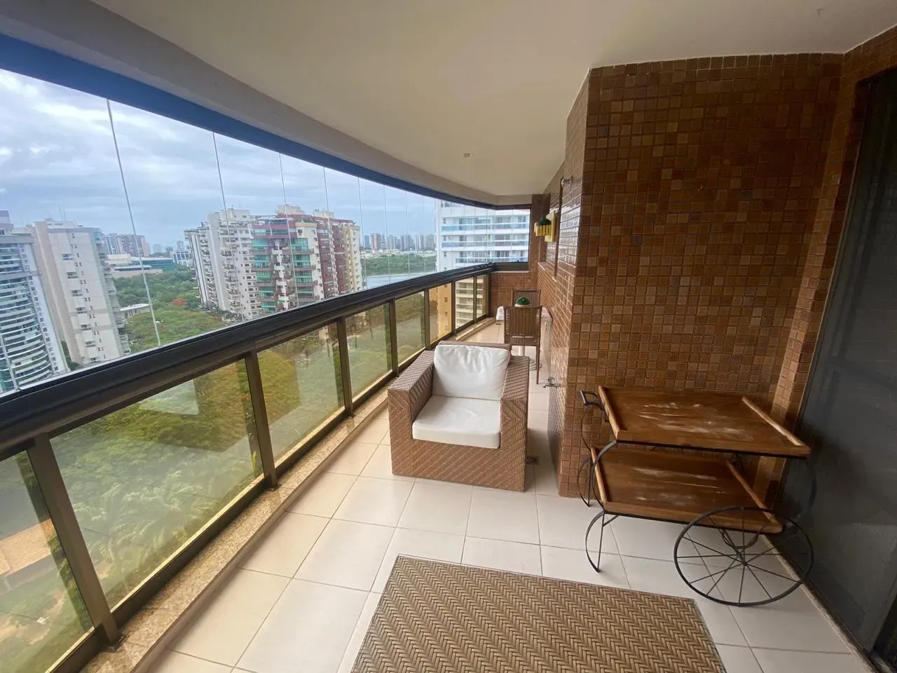 Apartment on the 13th floor with a glass-enclosed balcony — photo 28