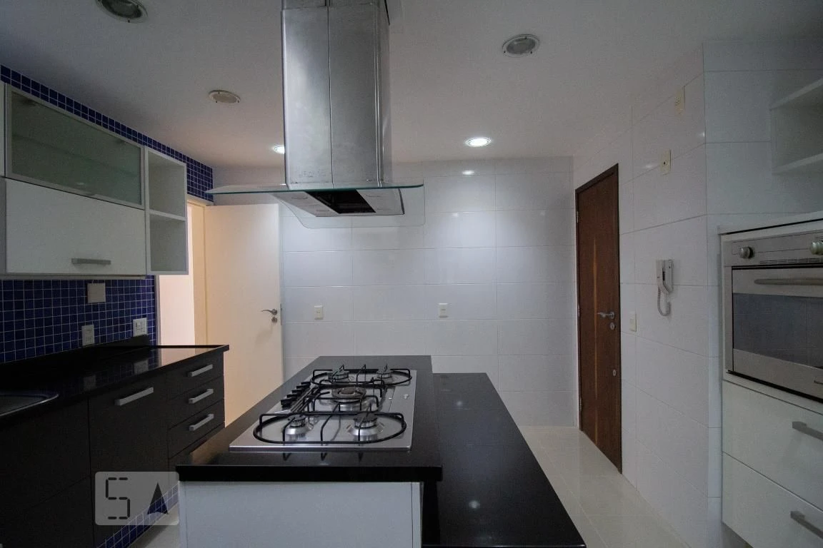 3-bedroom apartment with a balcony and built-in BBQ — photo 23