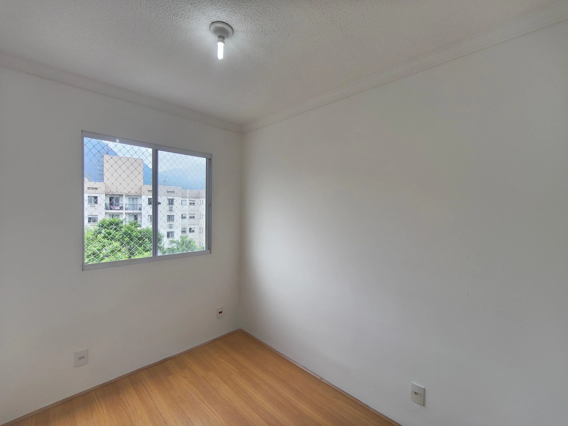 Mountain view in a 2-bedroom apartment, 45 m² — photo 12