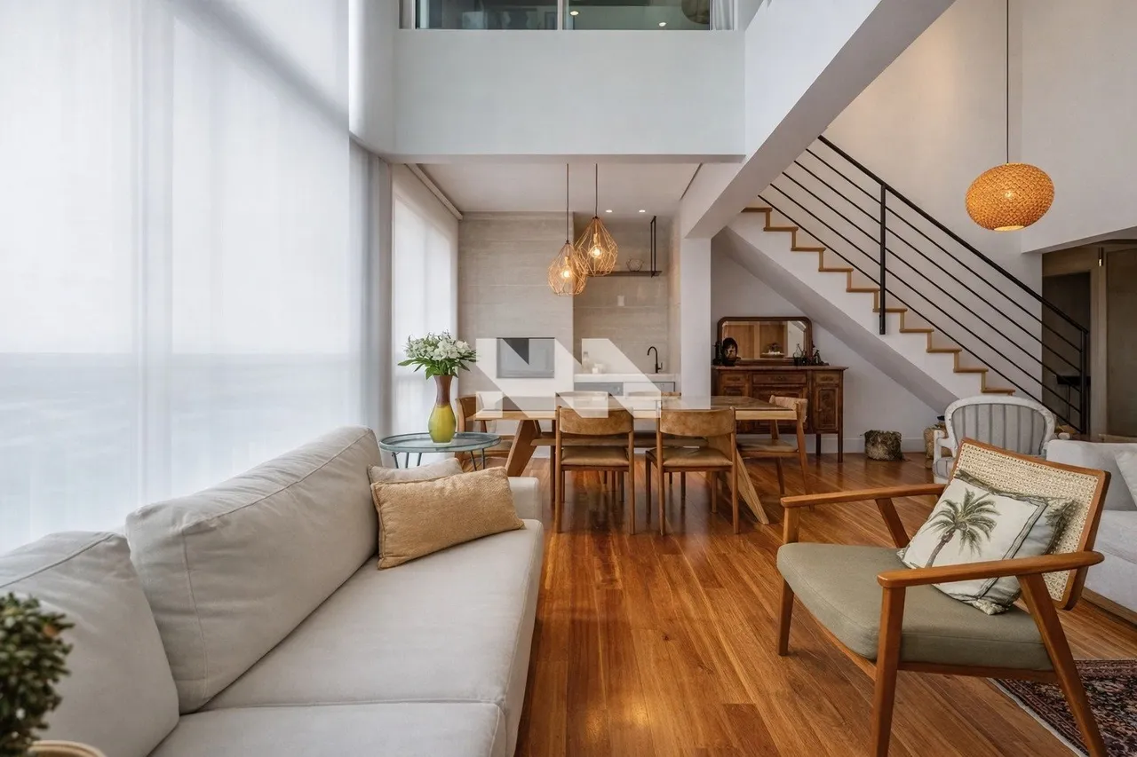 Furnished apartment with 4 bedrooms and 231 m² — photo 2