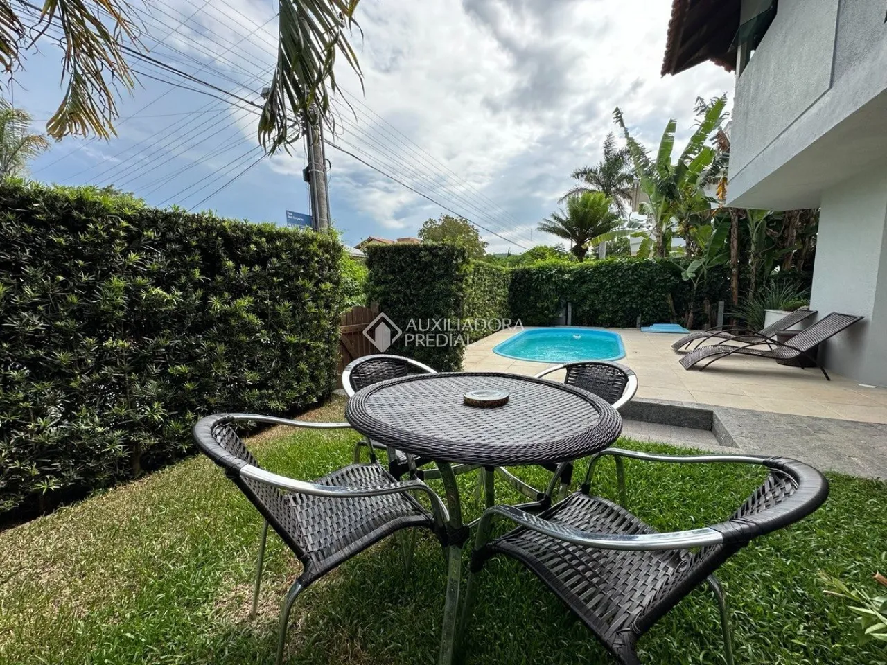 3 quartos e varanda envidraçada: casa de 288 m² — photo 12