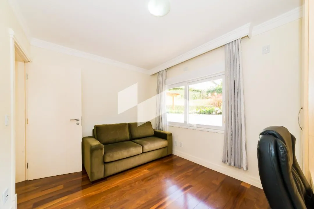 431 m² house with 4 en-suite bedrooms and 6 parking — photo 39