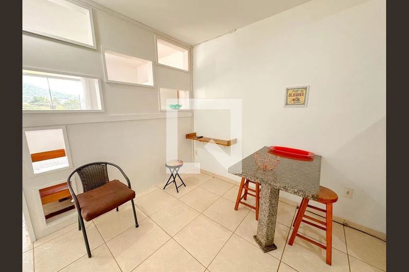 Furnished apartment, 40 m², with floor-to-ceiling windows — photo 25