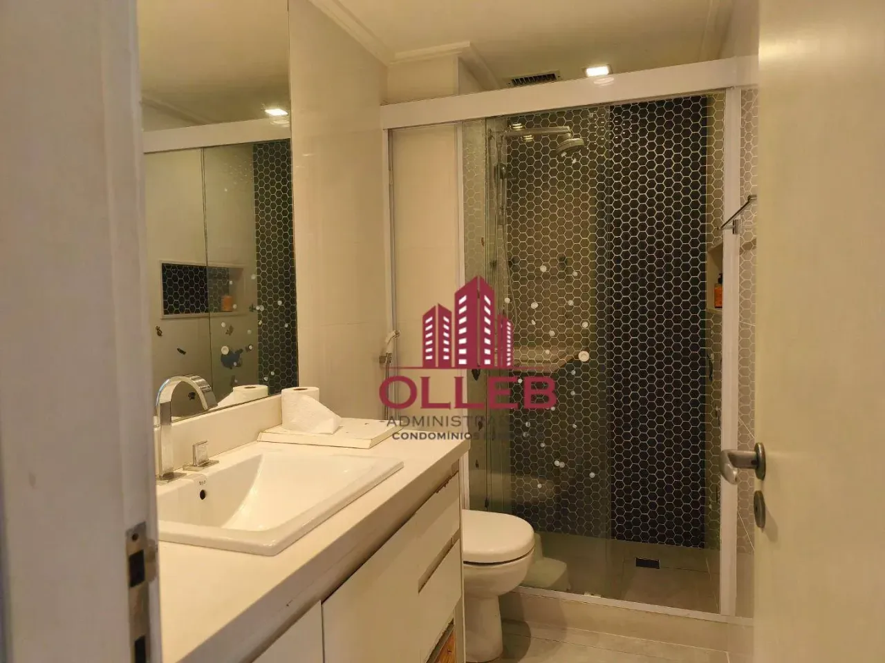 3-bedroom apartment with 4 bathrooms and enclosed balcony — photo 6