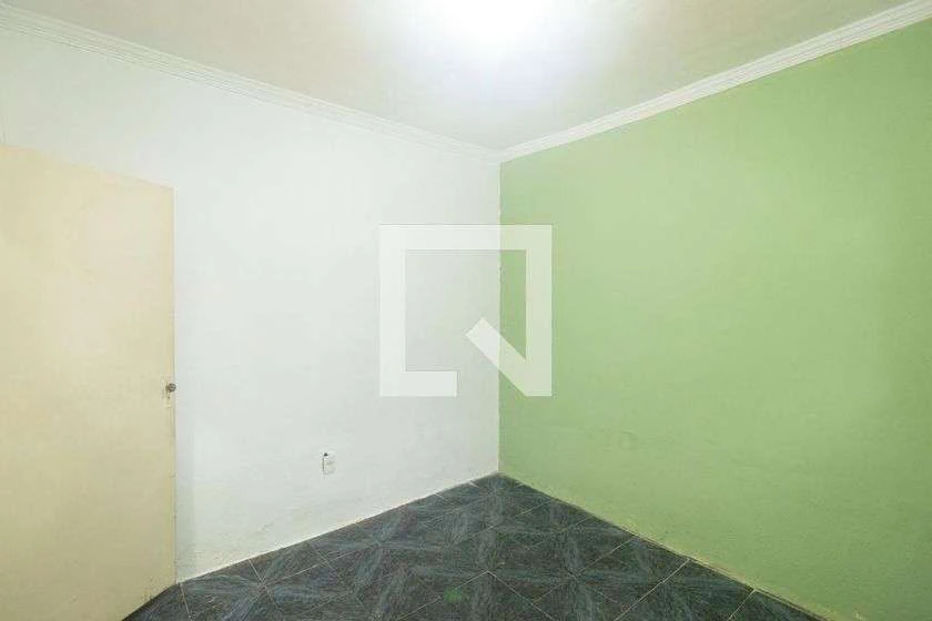 2-bedroom house with a laundry area — photo 10