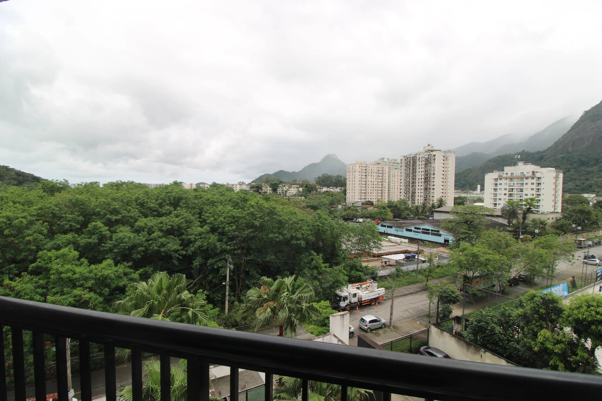 Furnished studio with 1 bedroom and balcony — photo 18