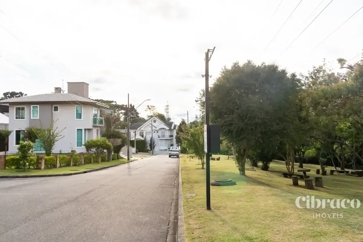Unfurnished gated condo house with 3 bedrooms and 220 m² — photo 42