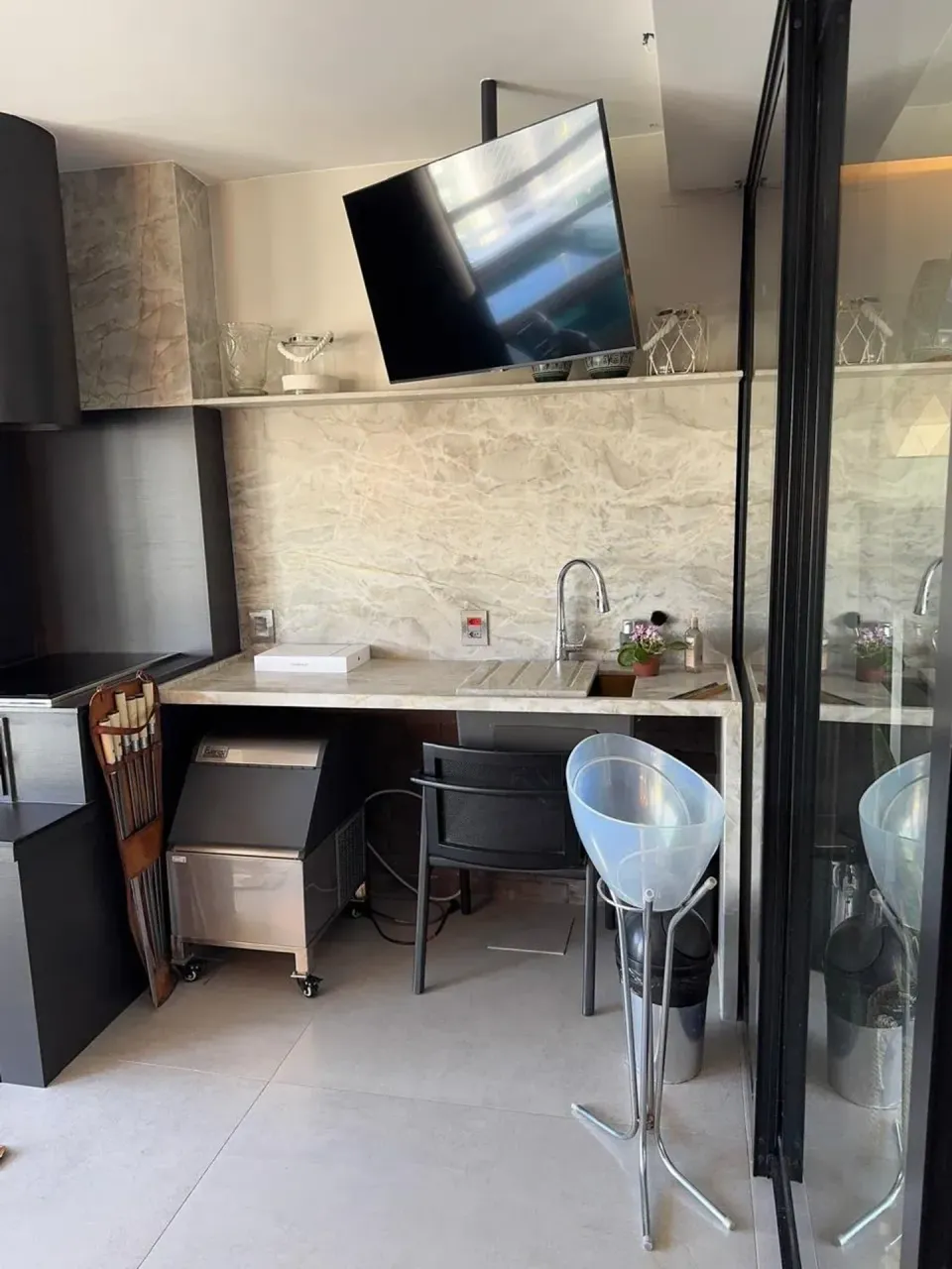 Apartamento mobiliado com 3 quartos e 5 banheiros — photo 15