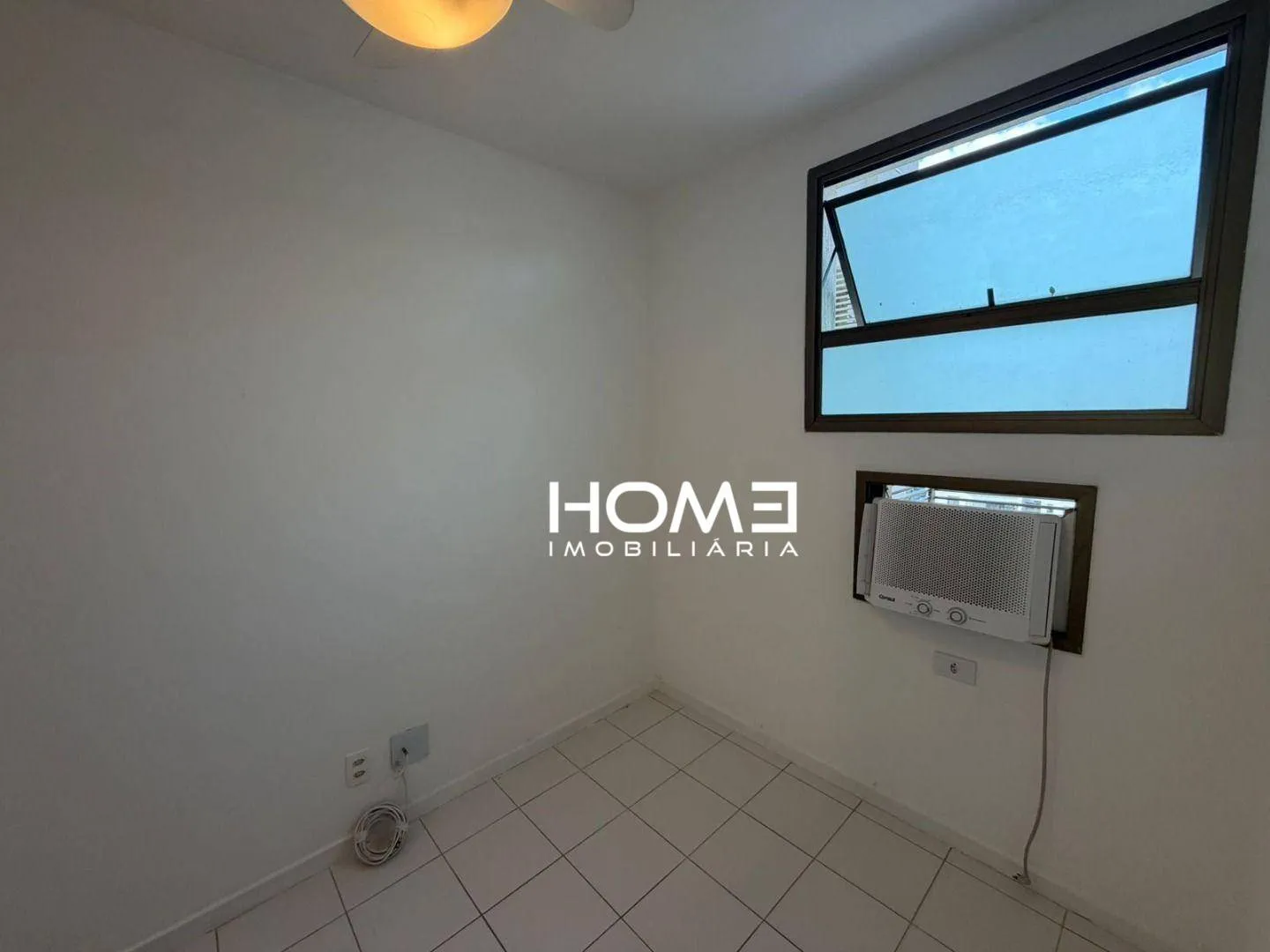 Furnished apartment, 365 m², with floor-to-ceiling windows — photo 3