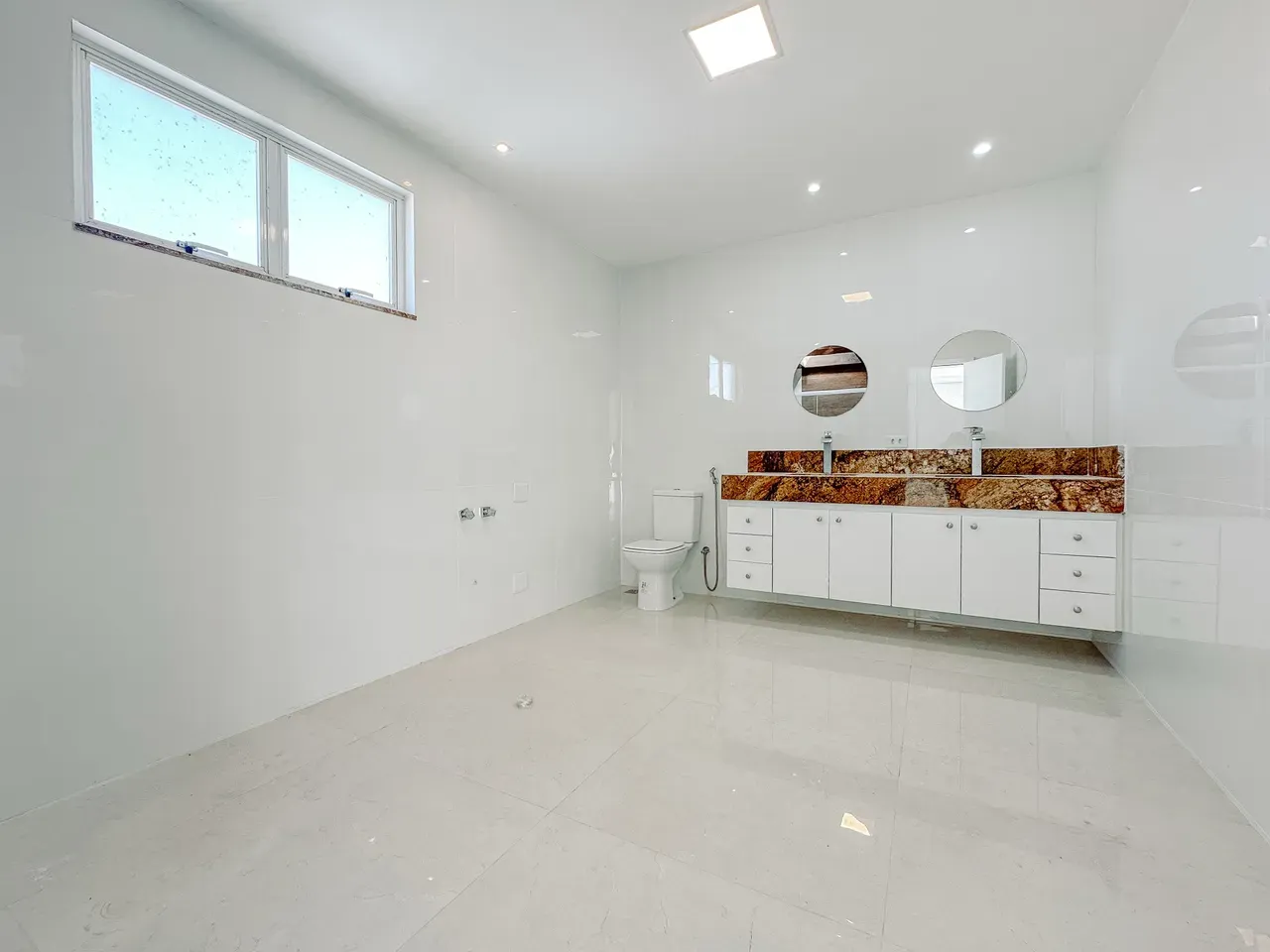 4-suite house with 6 bathrooms, 370 m² and 3 parking — photo 33