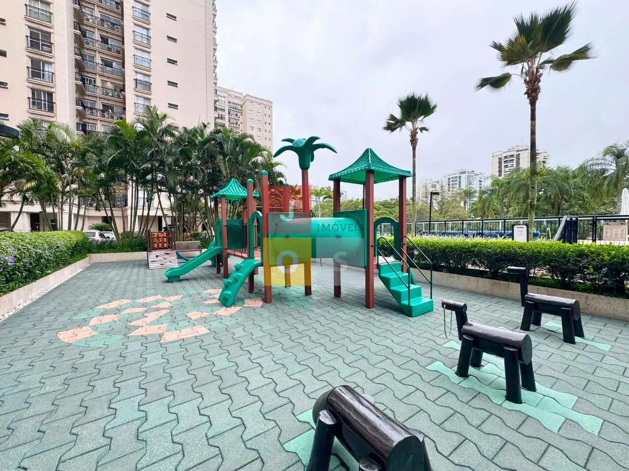 Apartamento mobiliado, 193 m², com janelas do piso ao teto — photo 85