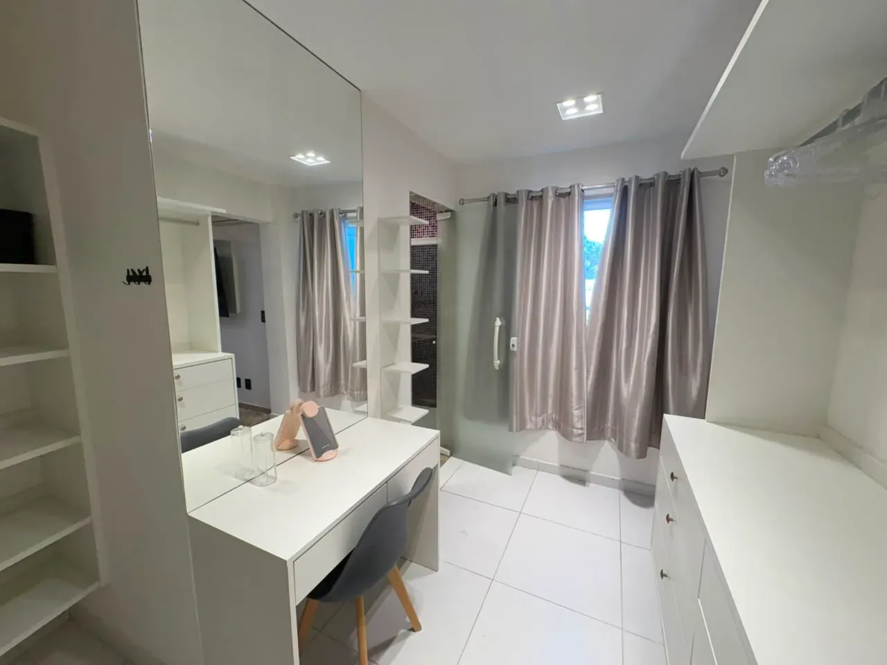 Furnished 266 m² house with 6 bedrooms and balcony grill — photo 17