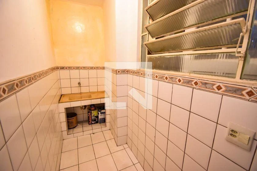 Unfurnished 40 m² apartment with 1 bedroom — photo 2
