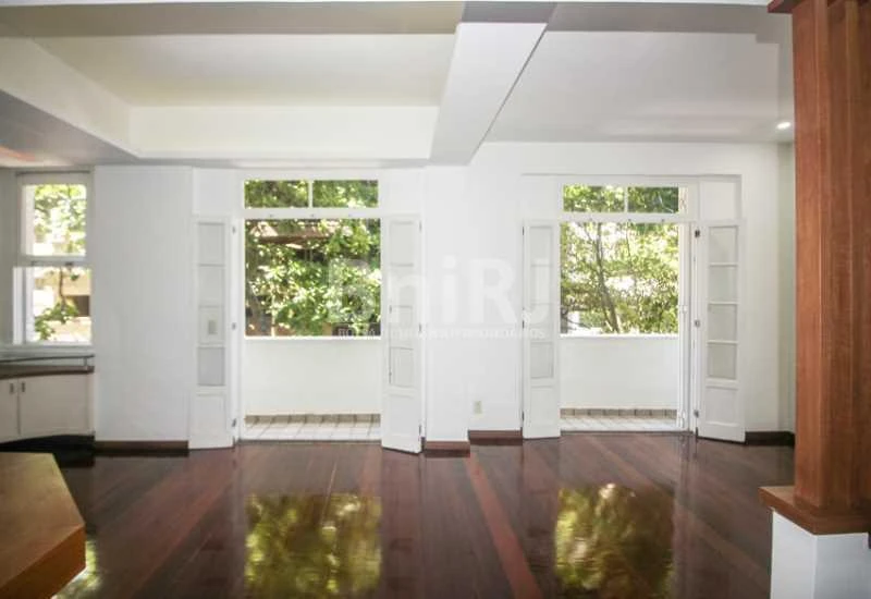 2-bedroom apartment with a home office in Rio de Janeiro