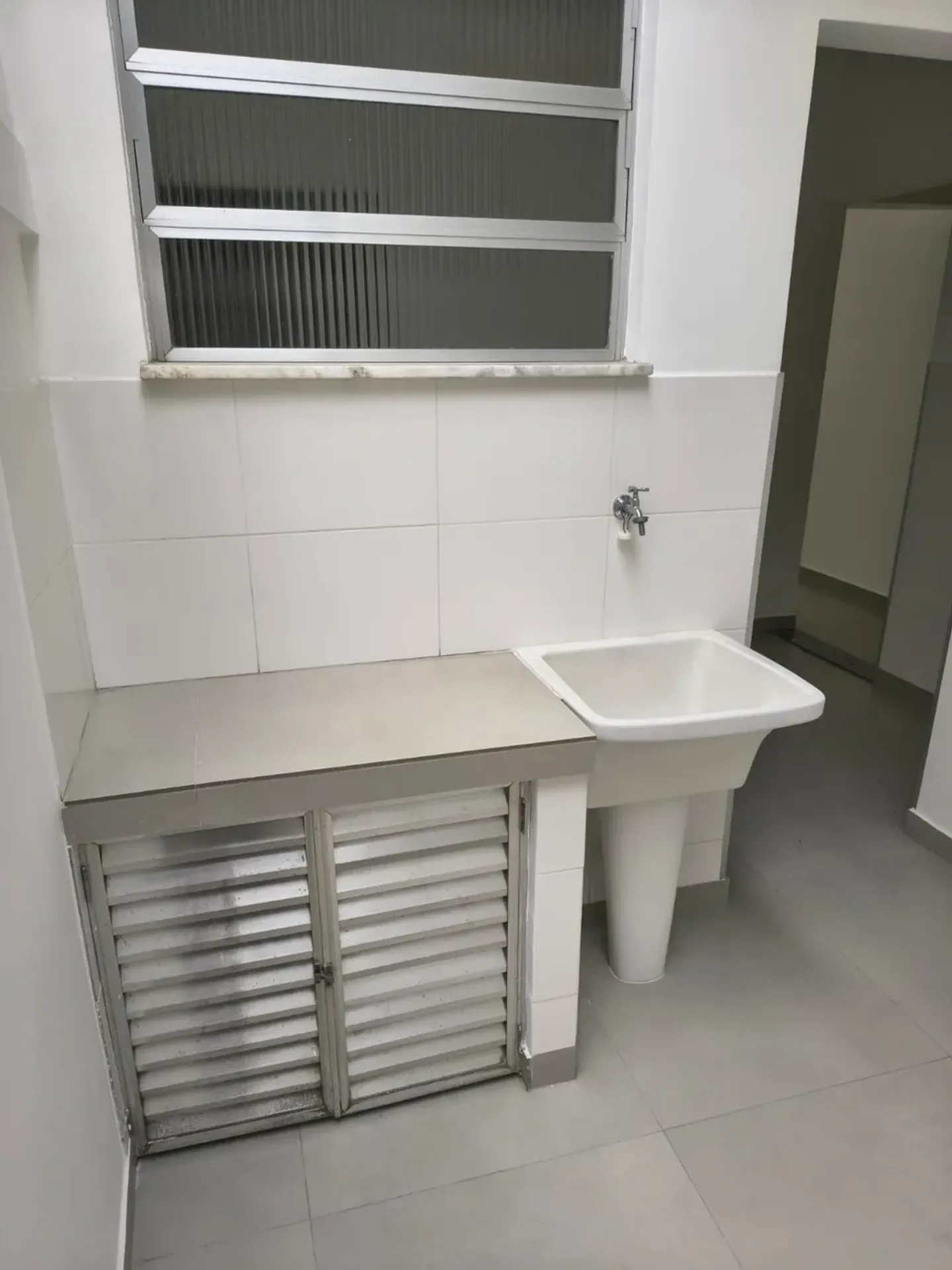 Apartment with 3 bedrooms and balcony grill — photo 29