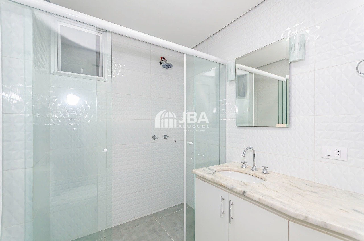 Apartamento de 3 habitaciones con 172 m² y cocina aparte — photo 8