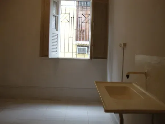 Unfurnished studio with 1 bedroom and 1 bathroom — photo 3