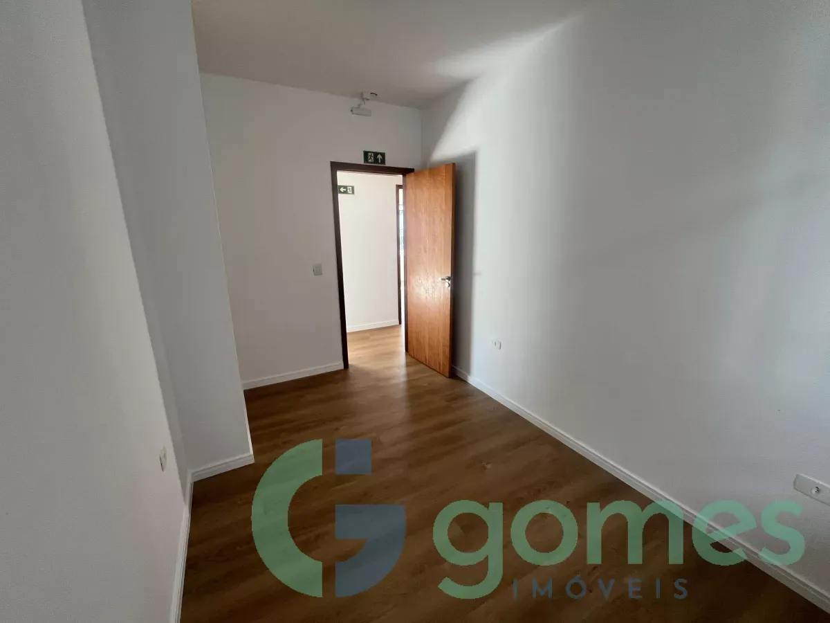 Квартира з зоною для пральні та площею 230 м² — photo 17