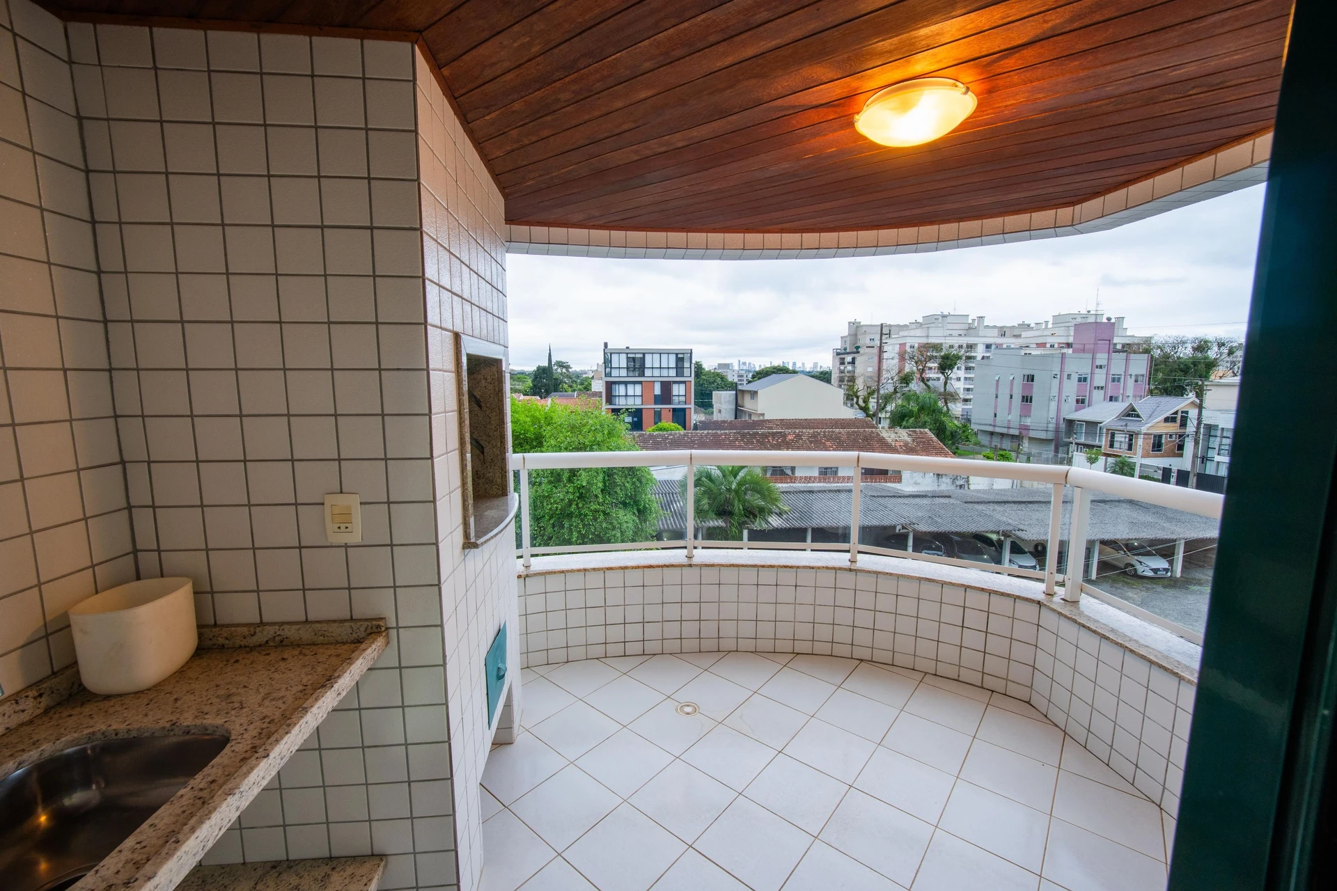 Apartamento de 75 m² com varanda gourmet e máquina de lavar