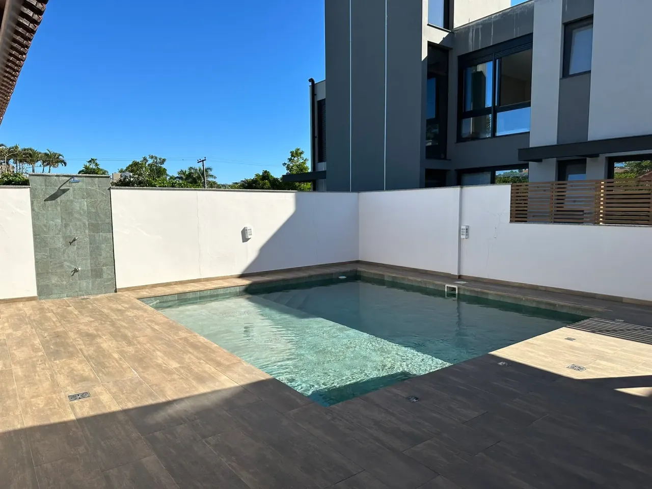 House with 5 bedrooms and a grill on the balcony — photo 11