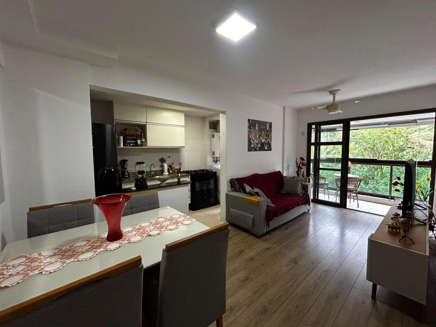 Apartamento mobiliado, 67 m², com máquina de lavar