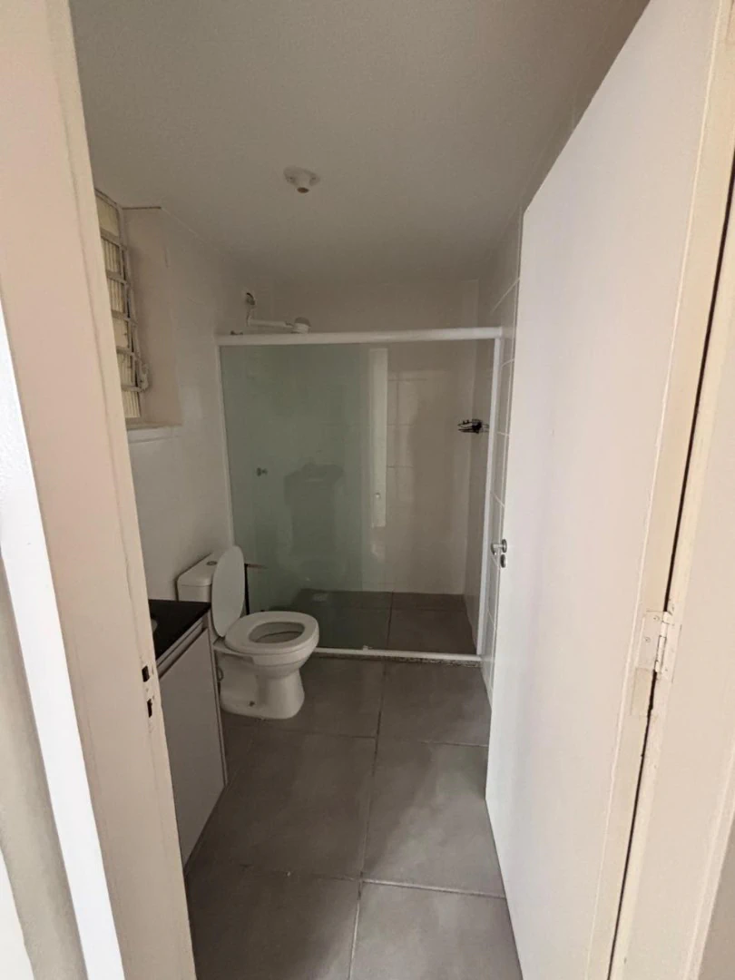 Apartamento com piso de madeira ou laminado, Parolin — photo 14