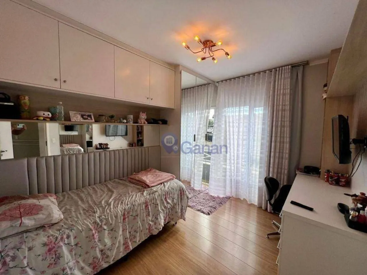 Sobrado mobiliado com 3 quartos, 4 banheiros e 4 vagas — photo 3