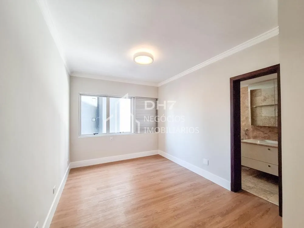 4-bedroom apartment, 2 with their own bathrooms, 199 m² — photo 10