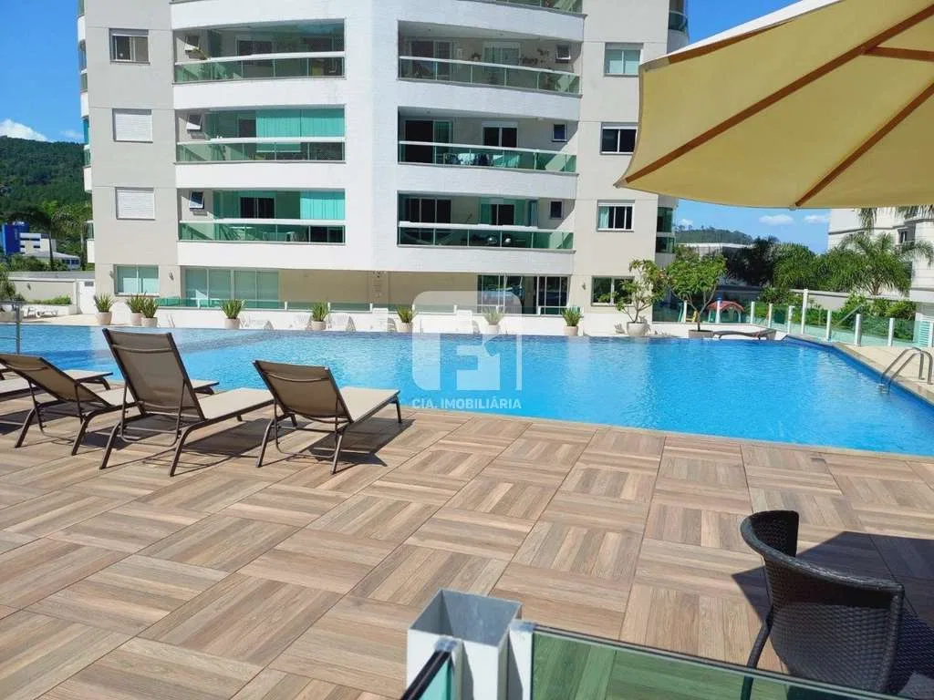 4-bedroom apartment with a mountain view in Florianópolis — photo 11