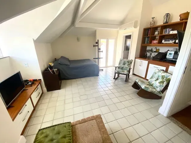 Casa com 4 dormitórios e 5 banheiros, com garagem — photo 24