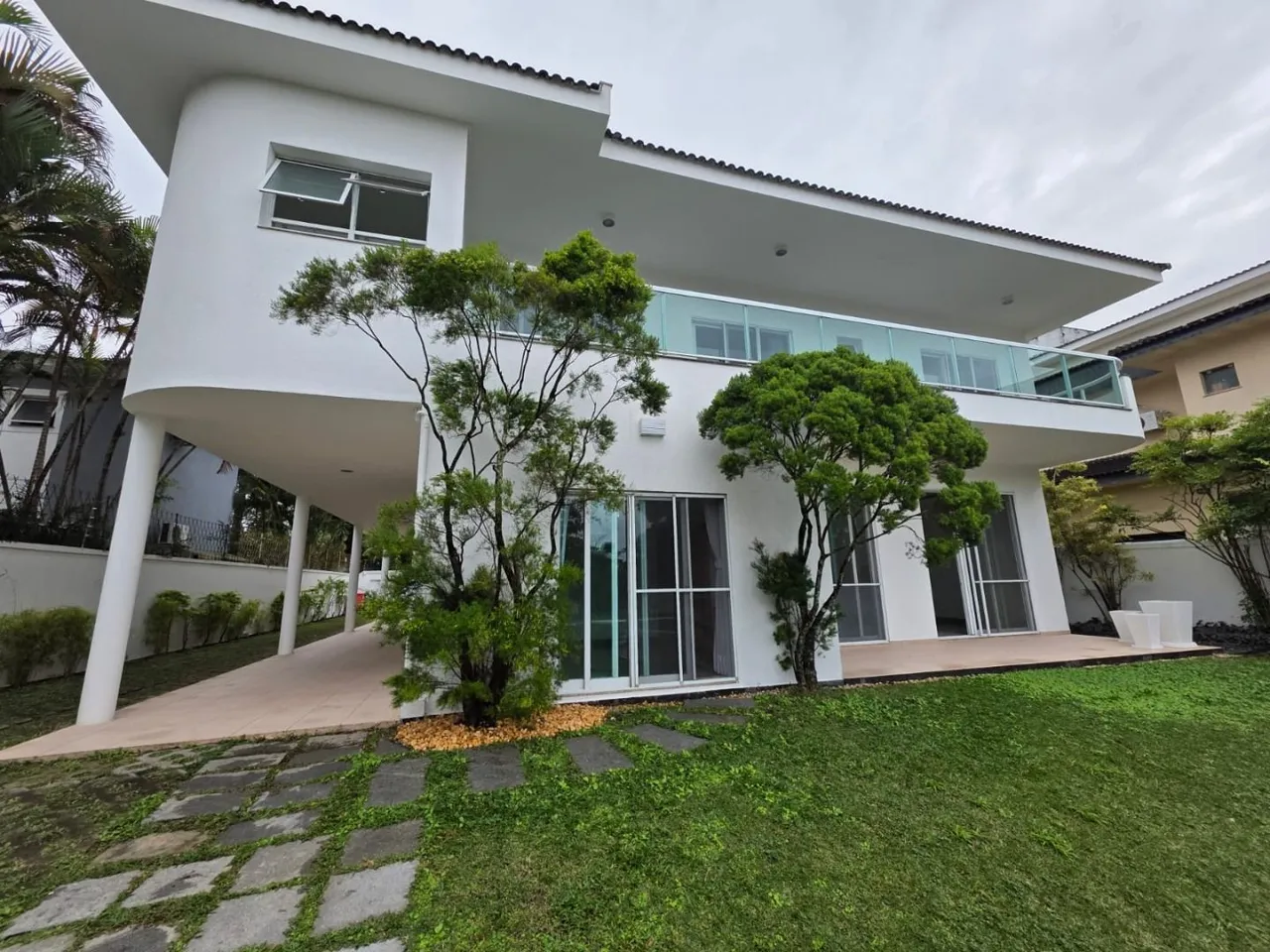Casa con ventanales de piso a techo en Rio de Janeiro — photo 15