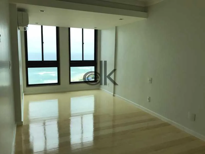 Apartamento mobiliado com cozinha fechada e 4 quartos — photo 17